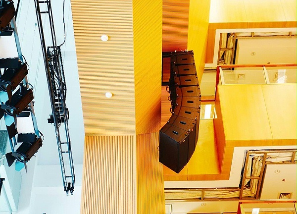 學(xué)校報(bào)告廳音響擴(kuò)聲系統(tǒng)設(shè)計(jì)與應(yīng)用