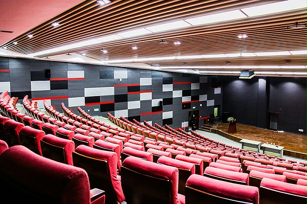 音響設(shè)備在傳統(tǒng)戲曲音頻擴(kuò)聲系統(tǒng)設(shè)計(jì)中的應(yīng)用