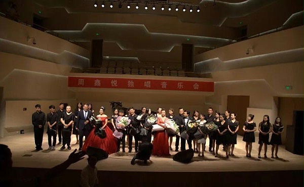 小型室內(nèi)音樂廳的擴(kuò)聲系統(tǒng)