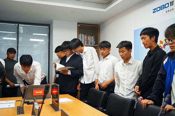 13校企合作 走進(jìn)職場(chǎng) 協(xié)同育人丨歡迎北京市經(jīng)貿(mào)技術(shù)學(xué)校師生來(lái)ZOBO卓邦參觀學(xué)習(xí)