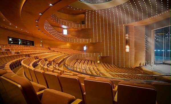 淺談舞臺音響設(shè)備的調(diào)試及技術(shù)分析