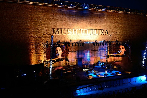 舞臺(tái)音響設(shè)備的調(diào)試技巧