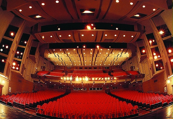 舞臺(tái)音響藝術(shù)效果的作用與操作技巧