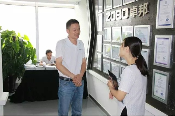 培訓(xùn)伙伴對(duì)卓邦新品比較滿意，與業(yè)務(wù)經(jīng)理溝通