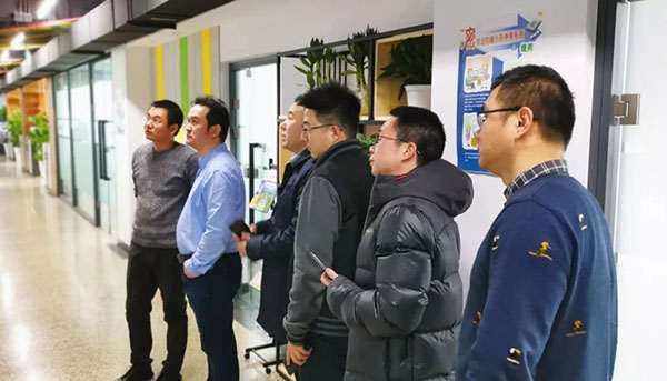 卓邦董事長(zhǎng)北京聲光視訊行業(yè)協(xié)會(huì) 卓邦董事長(zhǎng)北京聲光視訊行業(yè)協(xié)會(huì)