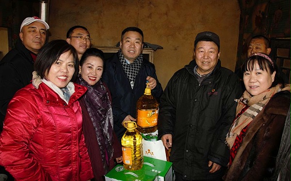 8愛(ài)照淶源，ZOBO卓邦黨支部寒冬送暖扶貧活動(dòng)