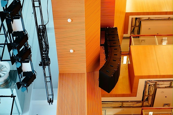 校園音響設(shè)備:揚(yáng)聲器擺放的技巧與注意事項(xiàng) 校園音響設(shè)備:揚(yáng)聲器擺放的技巧與注意事項(xiàng)