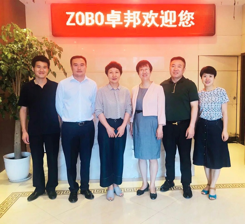 區(qū)委統(tǒng)戰(zhàn)部和九三學社區(qū)工委、民營經濟代表人士蒞臨卓邦開展談心活動