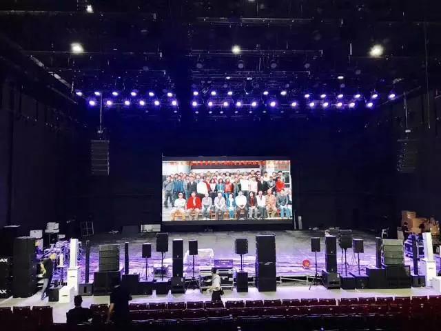 音響設(shè)備在舞臺演出中的重要作用 音響設(shè)備在舞臺演出中的重要作用
