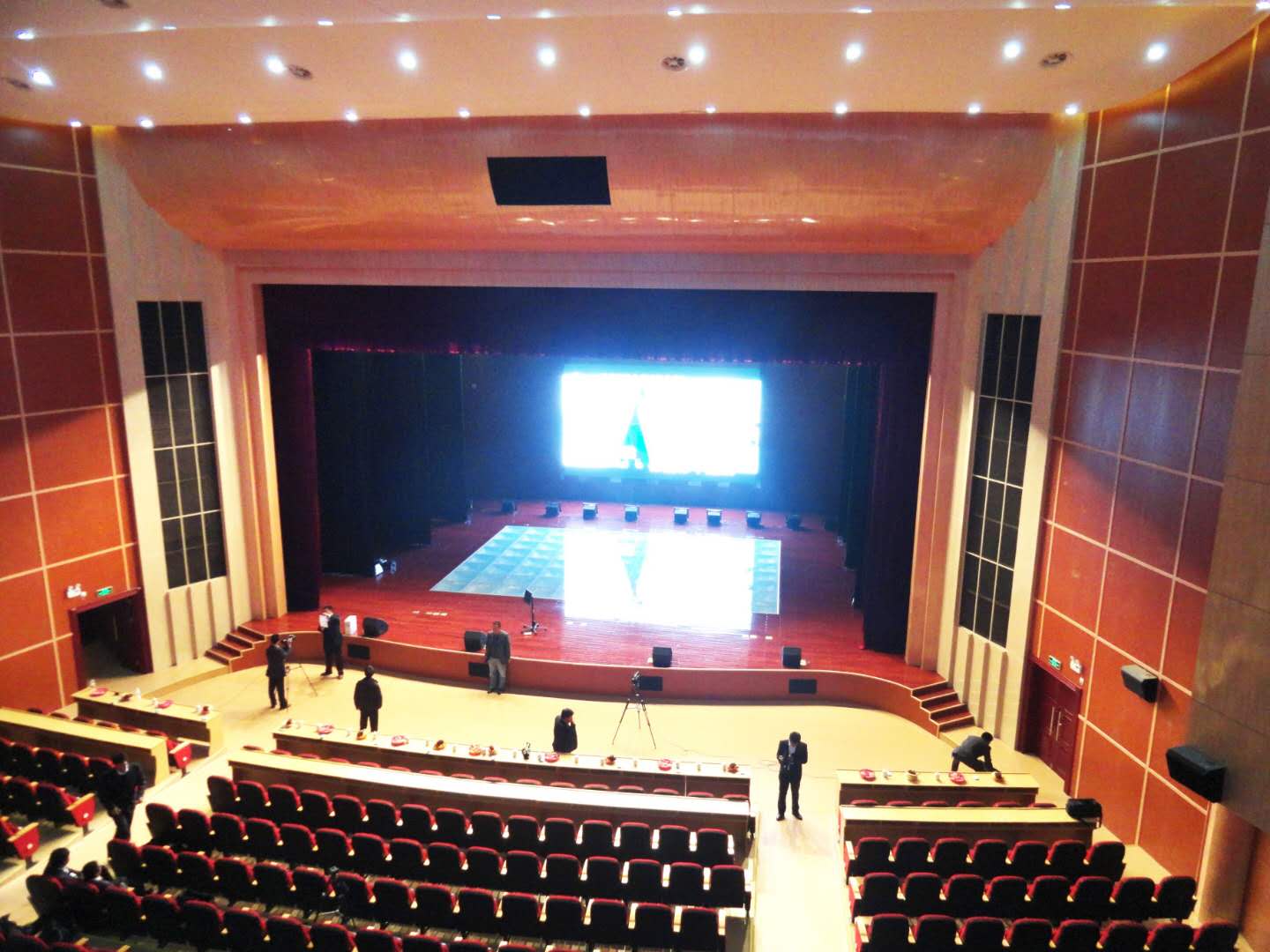 舞臺音響調(diào)試的研究與探討