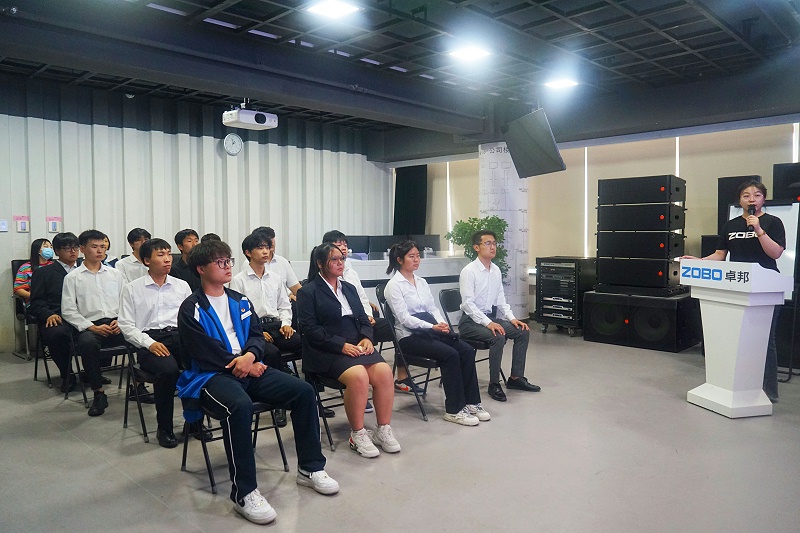4校企合作 走進職場 協(xié)同育人丨歡迎北京市經(jīng)貿(mào)高級技術學校師生來北京高校職場體驗基地——ZOBO卓邦參觀學習